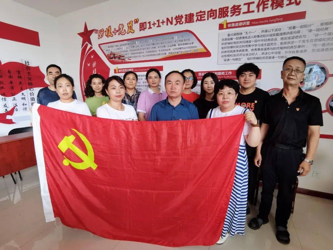 时尚发型女孩